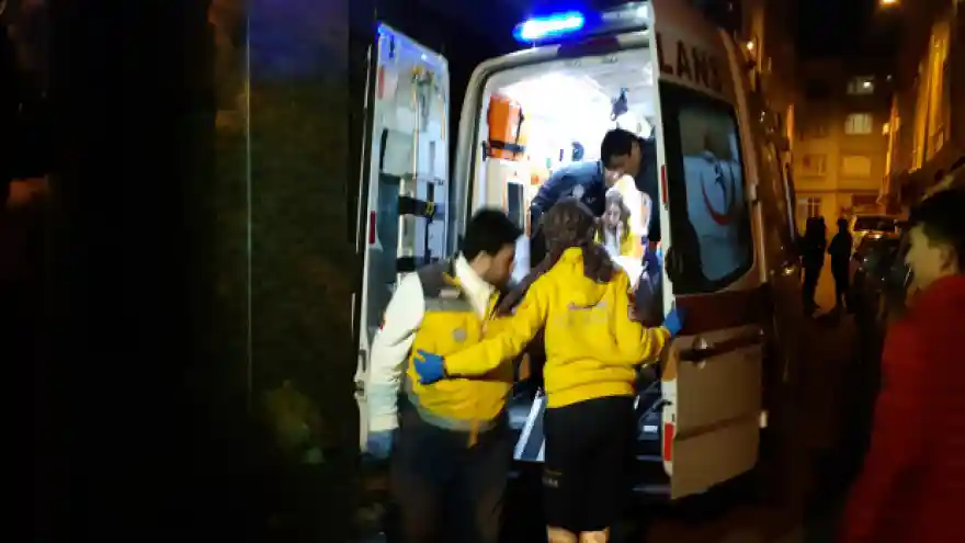 Evlerindeki yılbaşı eğlencesinde zehirlenen 2 kişiden 1'i hayatını kaybetti