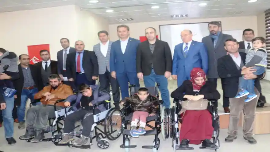 PATNOS'TA 23 ENGELLİYE TEKERLEKLİ SANDALYE DAĞITILDI