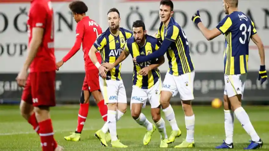 Fenerbahçe, hazırlık maçında AZ Alkmaar'ı geçti; Volkan Demirel formasına kavuştu