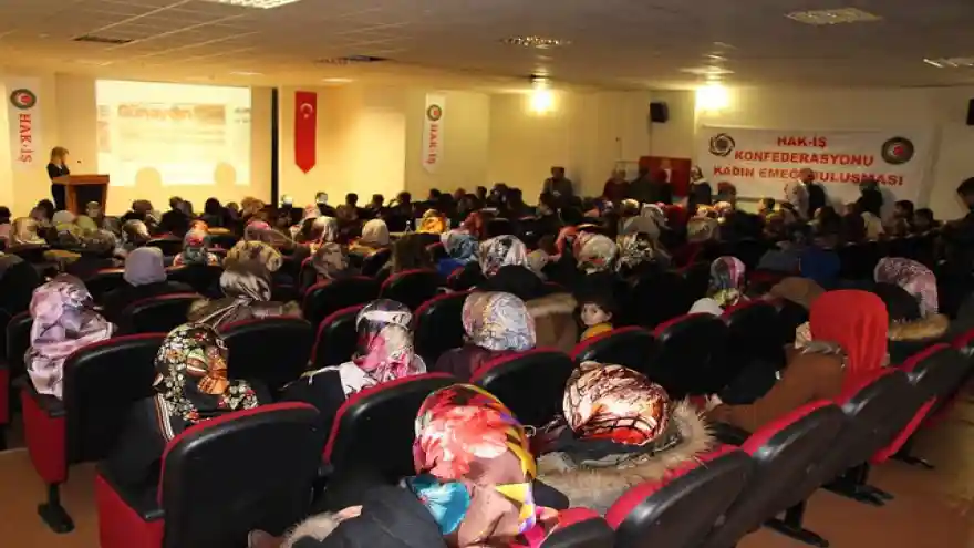 Ağrı'da "Kadın Emeği Buluşması" Programı Düzenlendi