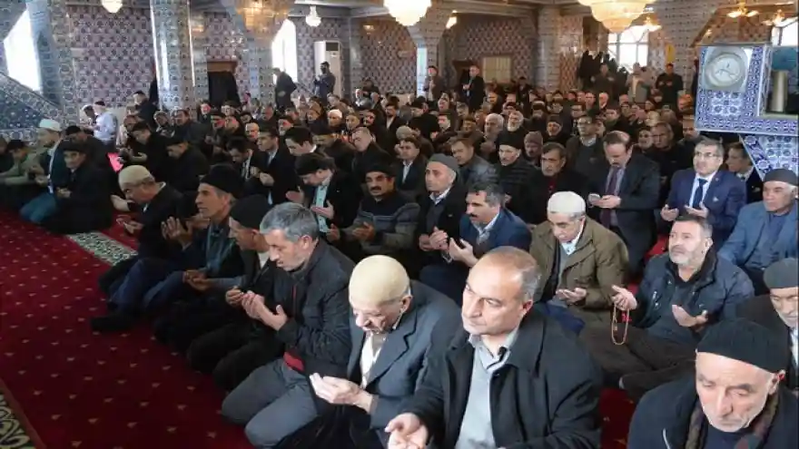 ŞEHİT BAŞSAVCI HAKAN KILIÇ ÖLÜM YIL DÖNÜMÜNDE DUALAR İLE ANILDI