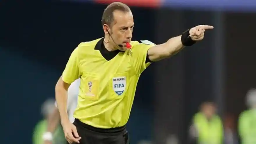 Cüneyt Çakır VAR sunumu yaptı
