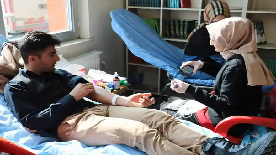 Ağrı Gençlik Merkezinden Türk Kızılayı'na Kan Bağışı