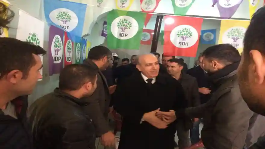 HDP SEÇİM İRTİBAT BÜROSUNA AK PARTİ BELEDİYE BAŞKAN ADAYI ERYILMAZ'DAN ZİYARET