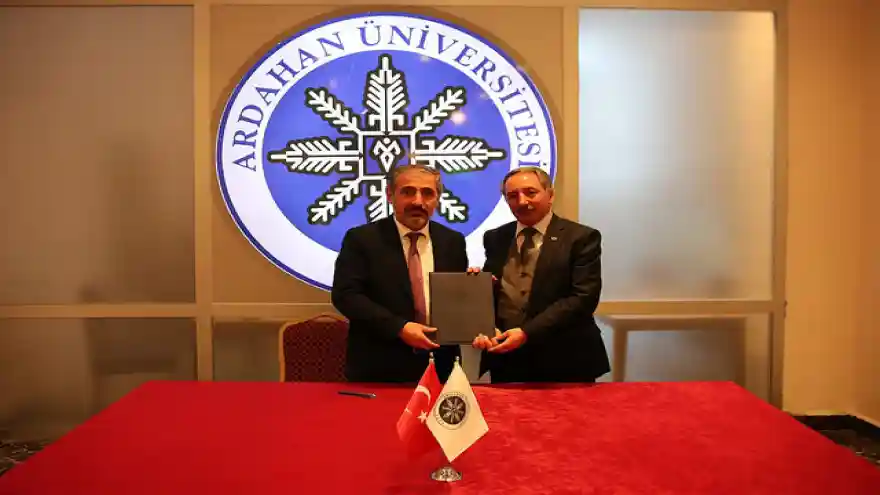 AİÇÜ Rektörü Prof. Dr. Karabulut Ardahan Üniversitesinde Dijital Dönüşümü Anlattı