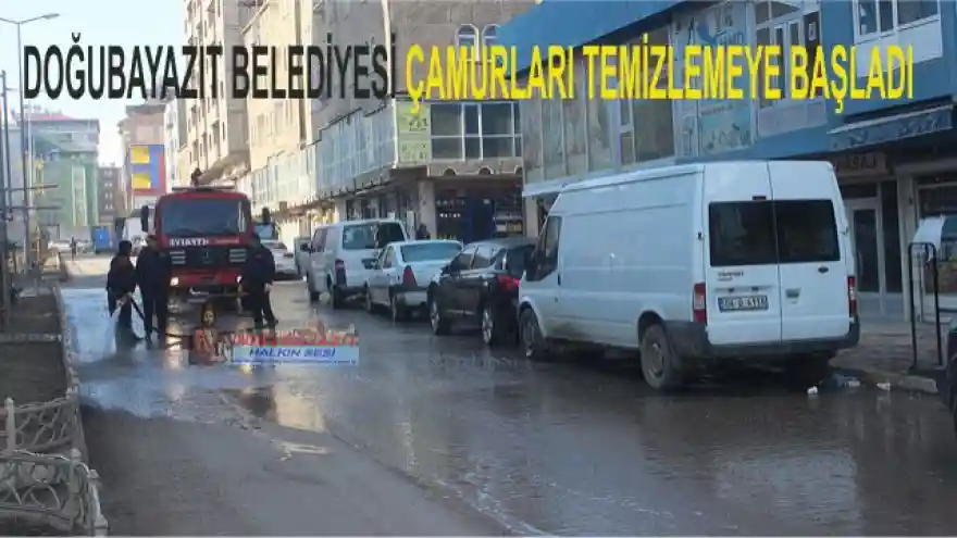 DOĞUBAYAZIT BELEDİYESİ ÇAMURLARI TEMİZLEMEYE BAŞLADI