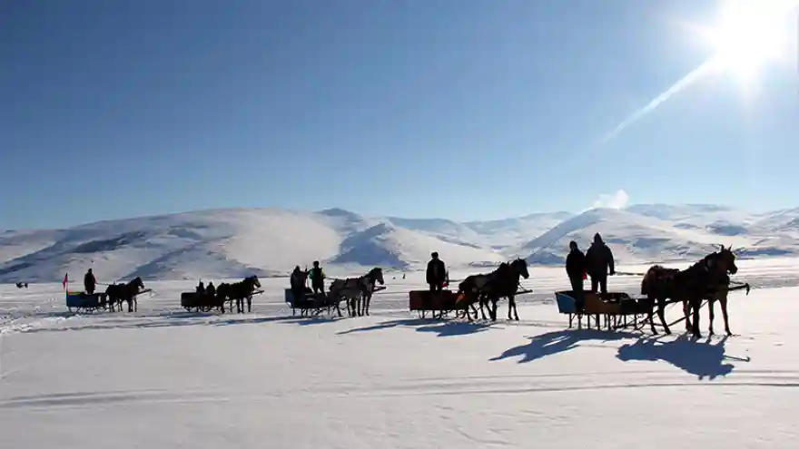 Atlı Kızaklardan Doğu Ekspresi