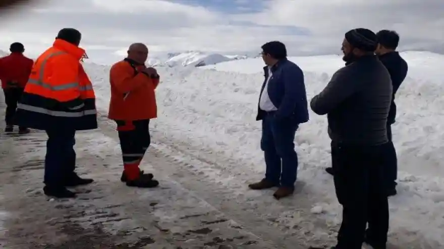 Tipiden Dolayı Kağızman Ağrı Karayolu Kapandı
