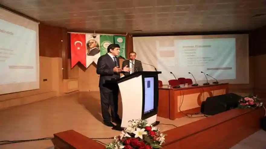 Iğdır Üniversitesind'de 'Kesişen Hayatlar' Konulu Konferans Düzenlendi