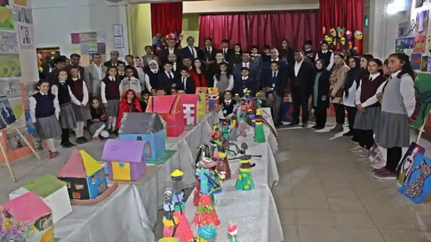 Şehit İlhan Demir YBO öğrencilerinden Yıl Sonu Sergisi