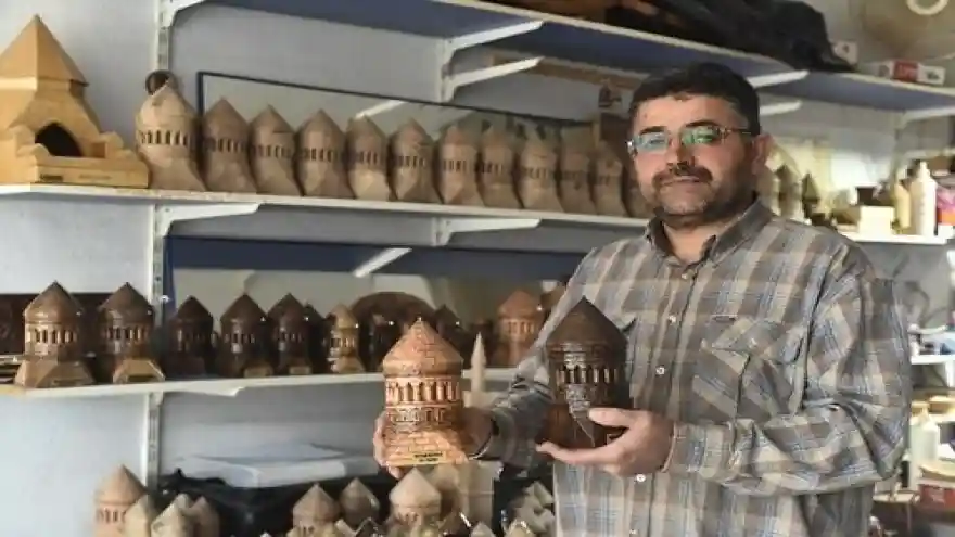 30 Yıldır Kümbet Maketi Yapıyor 