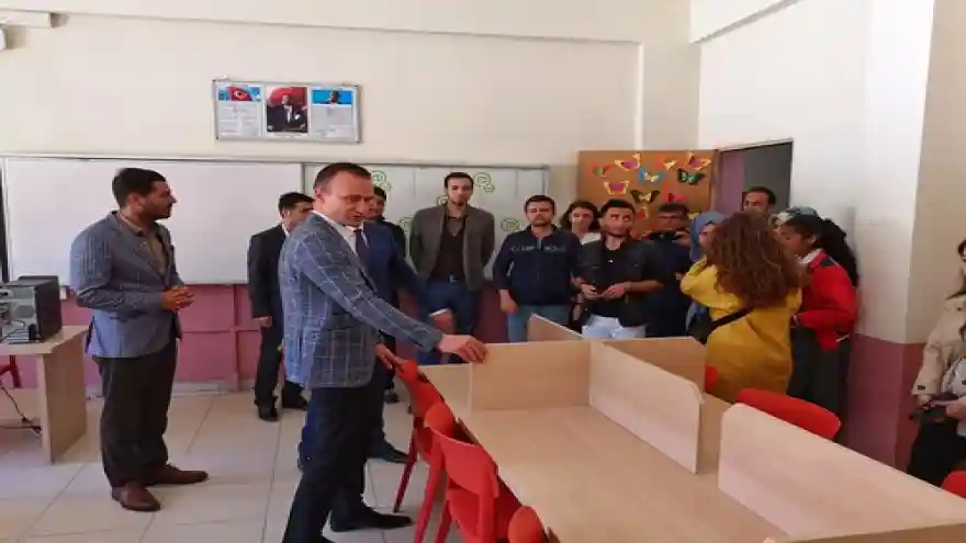 Kütüphane Açılışı ve Şiir Dinletisi