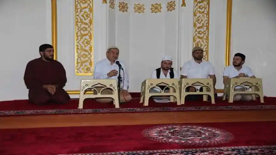 Iğdır Üniversitesi Kampüs Cami'sinde Kadir Gecesi Programı Düzenlendi