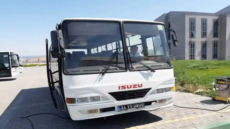 
İstanbul Büyükşehir Belediyesi Iğdır Üniversitesine Bir Otobüs Hibe Etti