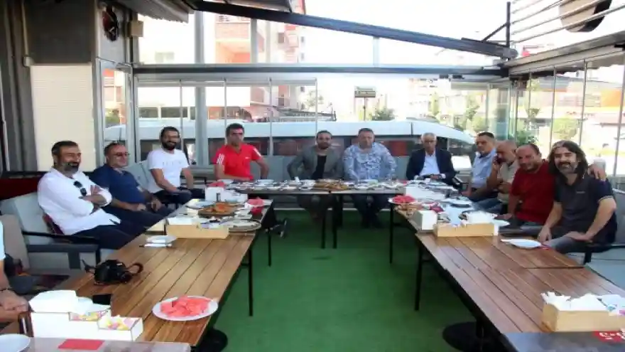 AĞRI 1970 SPOR KULÜBÜ BASINLA BİR ARAYA GELDİ
