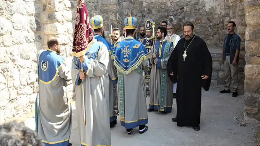 Akdamar Surp Haç Kilisesi'nde ayin yapıldı 