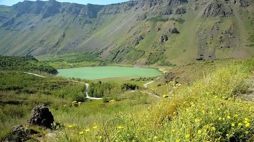 Bitlis'te 'yeryüzü cenneti' Nemrut Krater Gölü