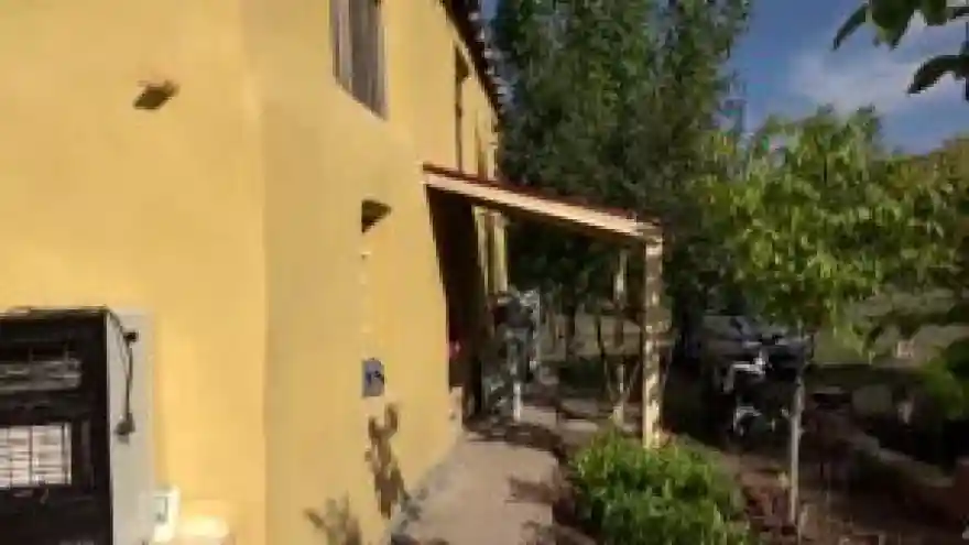 Iğdır evine elektrik çektiremeyince kurduğu güneş paneliyle enerjisini üretti