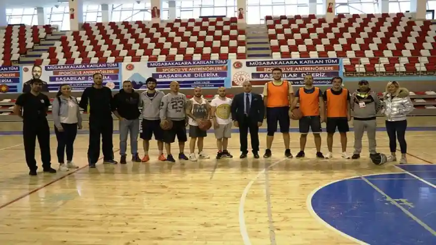 Cemil Budak'tan Türkiye Öğretmenler Kupası Turnuvasına Ziyaret