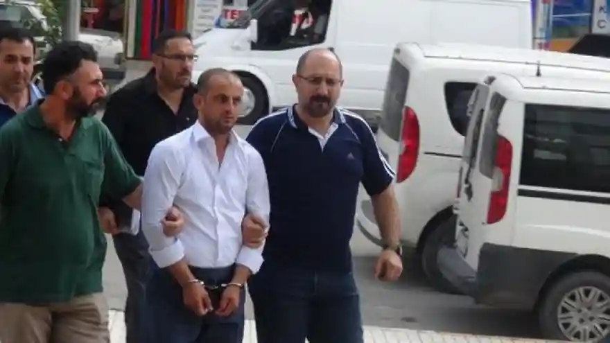 Çorum'da cezaevinde vahşet! Boğazını kesip kanıyla duvara lakaplarını yazdı.