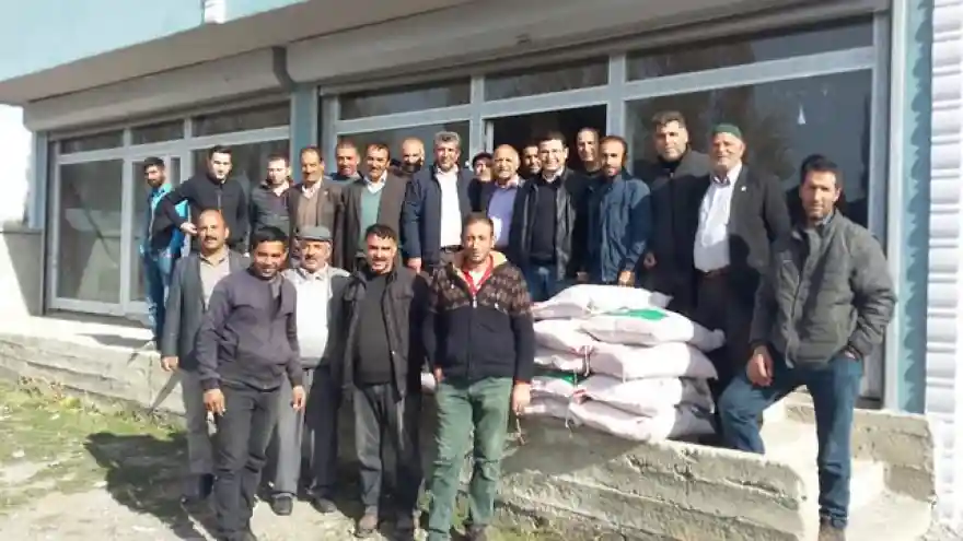 Ağrı Tarım Ve Orman Müdürlüğü Yem Bitkisi Tohumu Dağıttı