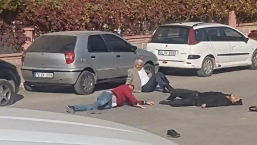 Adliye Önünde Silahlı Kavga: 1 Ölü 4 Yaralı