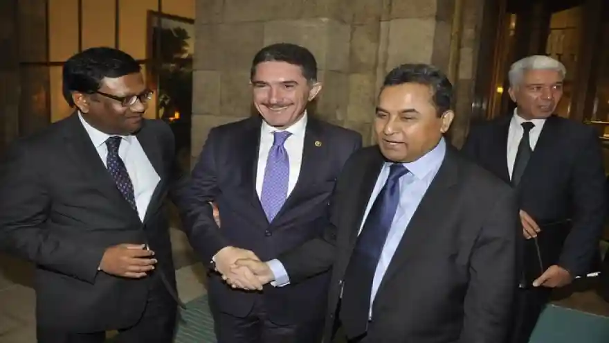 Milletvekili Çelebi, Bangladeşli Bakan'a darbecilerin bombaladığı Meclis'i anlattı