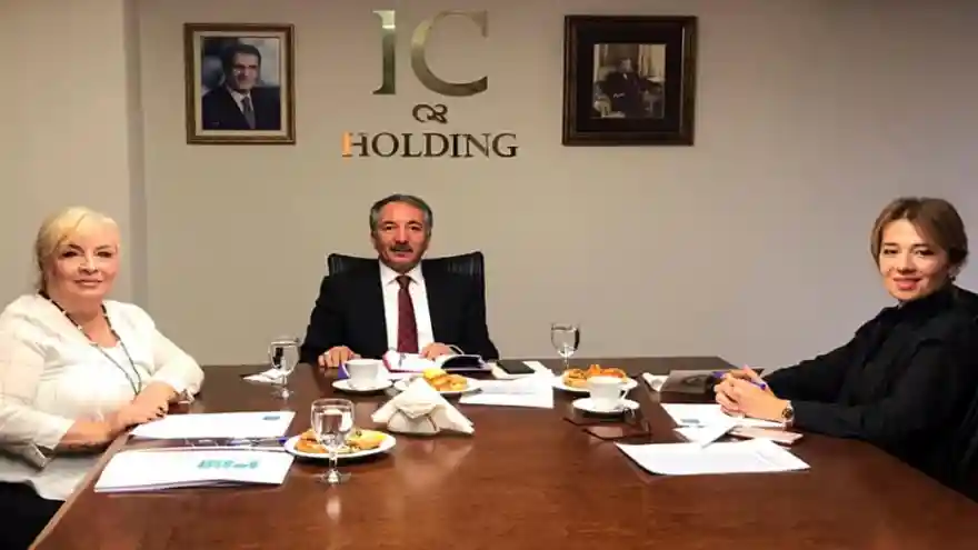 AİÇÜ Rektörü Prof. Dr. KARABULUT, IC Vakfı Yöneticileri İle Bir Araya Geldi 