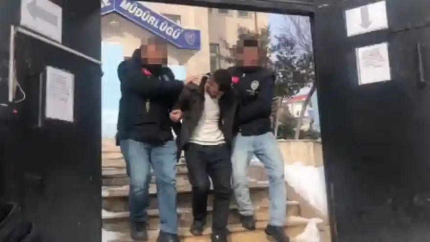 Van'da pes dedirtecek olay! 150 lira için arkadaşını öldürdü  