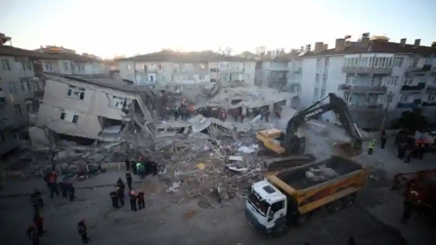 Van’dan Elazığ için yardım seferberliği  