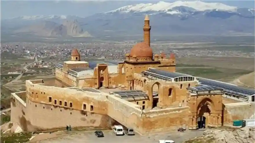 İshak Paşa Sarayı koronavirüs tedbirleri kapsamında ziyarete kapatıldı