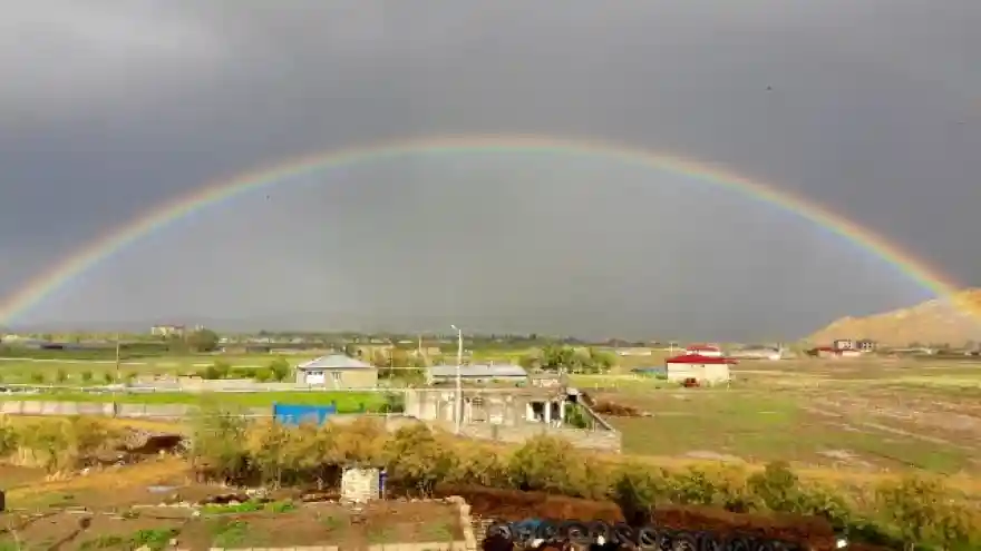Iğdır'da yağmur sonrası oluşan gökkuşağı görsel şölen oluşturdu