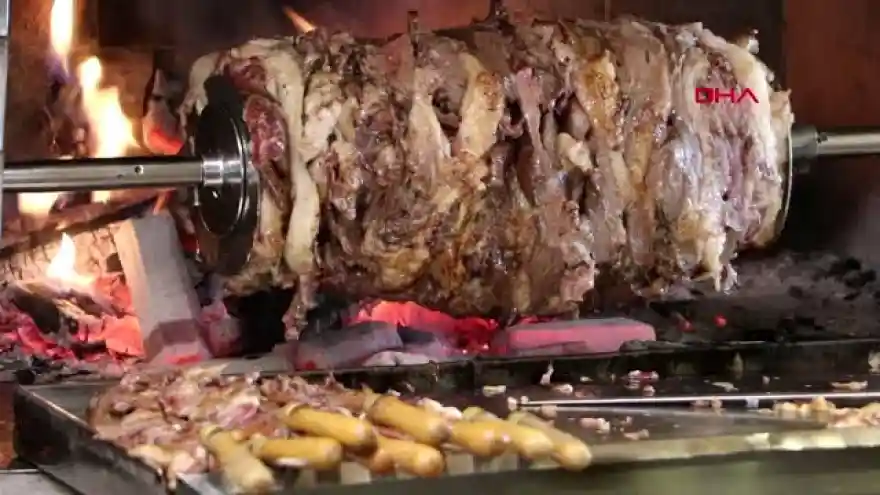 ERZURUM 'Cağ kebabı' için her gün 200 'kuzu' kesiliyor