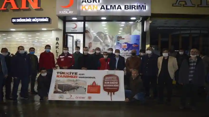 Ağrı’da Kızılay’a kan bağışı kampanyası devam ediyor