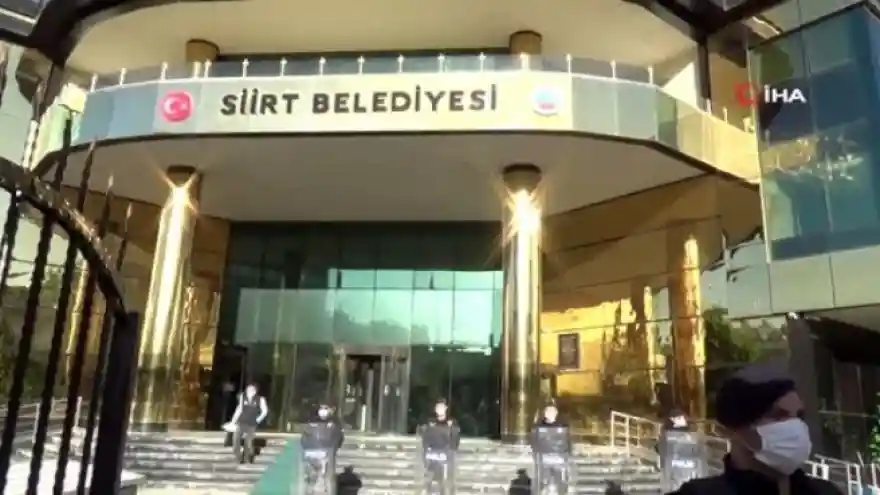 Son dakika: Siirt'te 3 HDP'li belediye başkanı, terör soruşturması nedeniyle gözaltına alındı