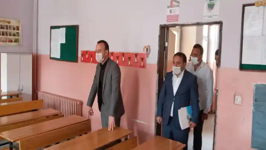 Ağrı Milli Eğitim Müdürü Tekin sınav merkezlerini denetledi