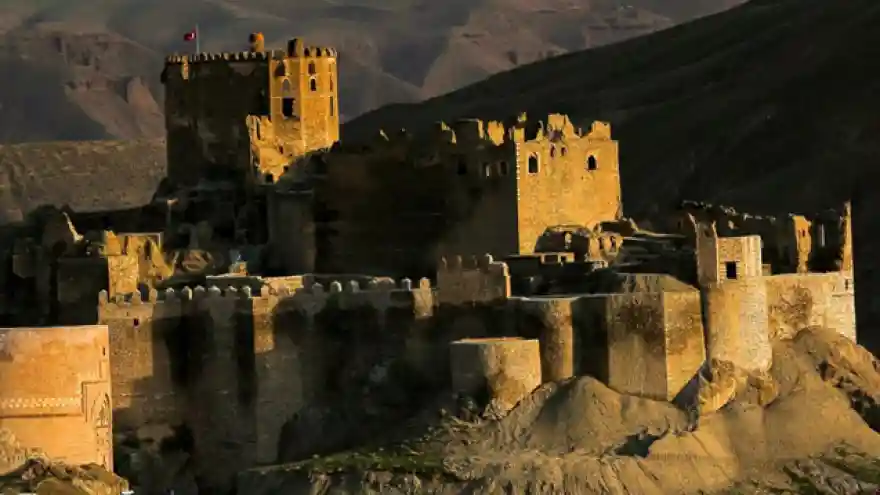 400 yıllık Hoşap Kalesi yeni bir çehreye kavuşuyor!