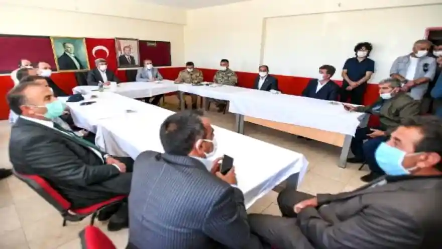 Başkale'de depremzedelere yapılacak kalıcı konutlar için başvurular başlıyor