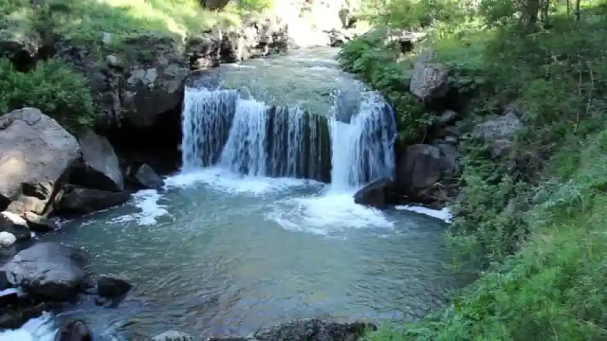 Şelale Deresi, güzelliğiyle etkiliyor