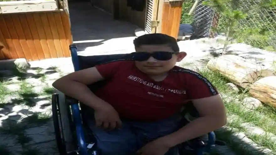 Engelli genç motosikletiyle yaptığı kazada hayatını kaybetti