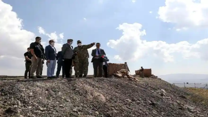 Van Valisi, İran sınırındaki güvenlik duvarını inceledi