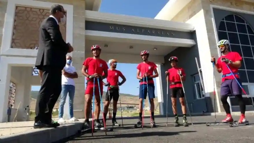 Milli kayakçılar, Kış Olimpiyatları'na MŞÜ'de hazırlanıyor