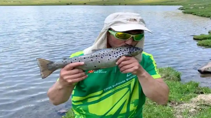 Gönüllü göl koruyucuları, kaçak avcıları yakalatıyor