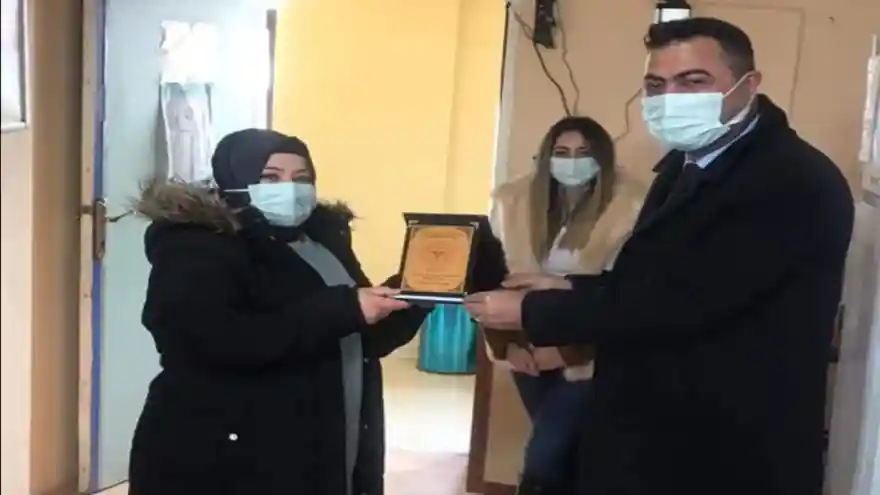 Sağlık Müdürlüğü Çalışanına Plaket