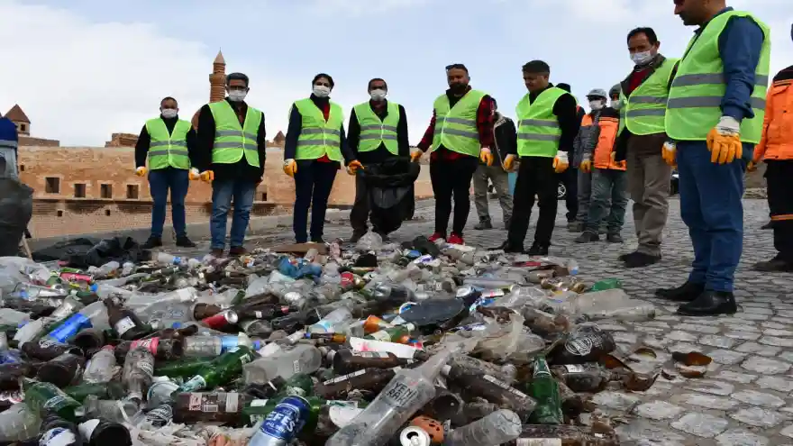 Doğubayazıt Belediyesi Temizlik çalışmalarını sürdürüyor