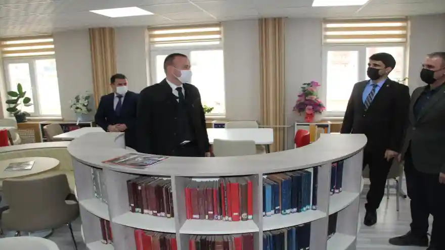 Ağrı’da 2 meslek lisesinde oluşturulan kütüphanelerin açılışı gerçekleştirildi