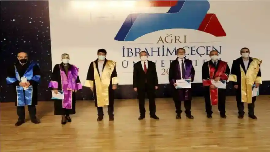 AİÇÜ’de Akademik Teşvik ve Cübbe Giyme Töreni Yapıldı