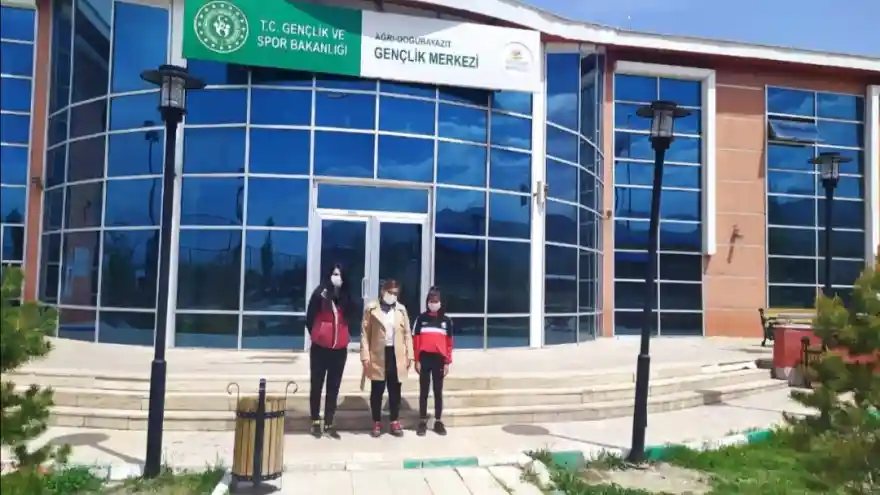 Doğubayazıt Gençlik ve Spor Müdürlüğü elde ettiği başarılar ve yaptığı çalışmalarla dikkat çeki