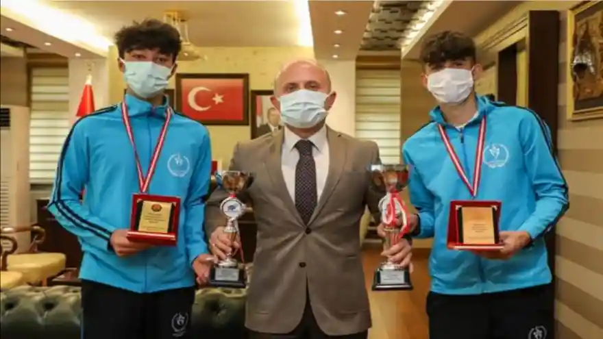 Vali Varol Genç Sporcularla Bir Araya Geldi