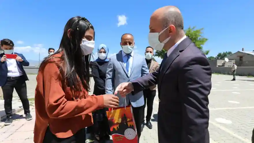 Ağrı'da  yüz yüze eğitimin yeniden başladı